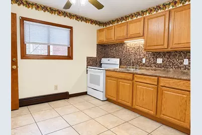 34 Dorchester St, Worcester, MA 01610 - Photo 8