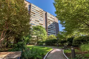 9 Hawthorne Pl, Boston, MA 02114 - Photo 1