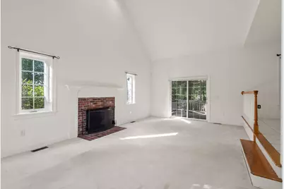 34 Laurelwood Dr, Worcester, MA 01605 - Photo 10