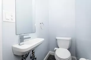 141 W Sixth St, Boston, MA 02127 - Photo 14