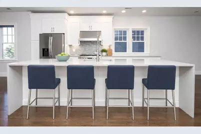 141 W 6th St #3, Boston, MA 02127 - Photo 4