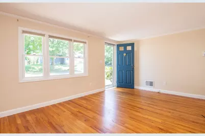 19 Penny Lane, Stoneham, MA 02180 - Photo 4