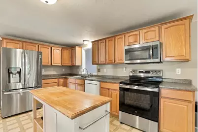21 Lyons Rd, Dudley, MA 01571 - Photo 8