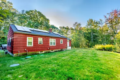 127 Pleasant St, Lunenburg, MA 01462 - Photo 4