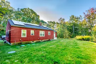 127 Pleasant St, Lunenburg, MA 01462 - Photo 4