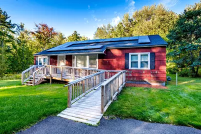 127 Pleasant St, Lunenburg, MA 01462 - Photo 2
