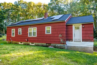 127 Pleasant St, Lunenburg, MA 01462 - Photo 6