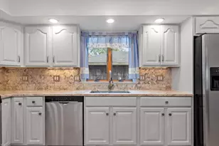 102 Narragansett Rd, Quincy, MA 02169 - Photo 12