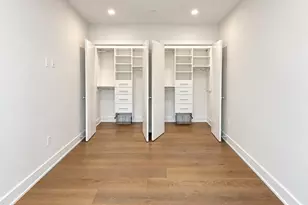 804 E 7th St, Boston, MA 02127 - Photo 16