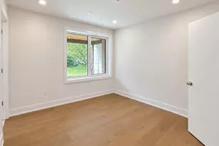804 E 7th St, Boston, MA 02127 - Photo 8