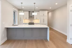 804 E 7th St, Boston, MA 02127 - Photo 2