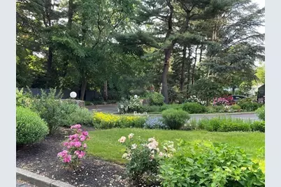 22 Chestnut Pl #M4, Brookline, MA 02445 - Photo 8