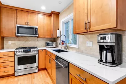 276 Pheasant Hill Cir, Barnstable, MA 02635 - Photo 16