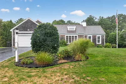 276 Pheasant Hill Cir, Barnstable, MA 02635 - Photo 2