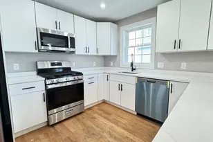 27 Dedham, Revere, MA 02151 - Photo 2