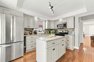 34 Baxter Ave, Quincy, MA 02169 - Photo 4