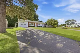 59 Washington Ave, South Hadley, MA 01075 - Photo 2