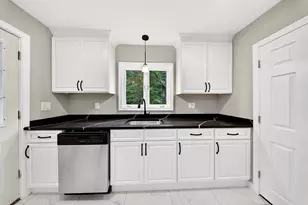142 May St, North Attleboro, MA 02760 - Photo 8