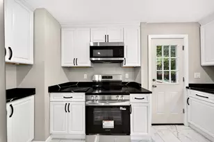 142 May St, North Attleboro, MA 02760 - Photo 6