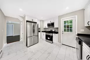 142 May St, North Attleboro, MA 02760 - Photo 4