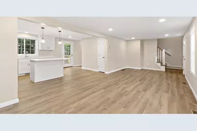 4 Lady Bug Ln, Plymouth, MA 02360 - Photo 6