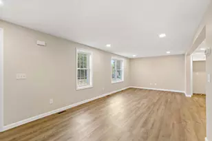 4 Lady Bug Ln, Plymouth, MA 02360 - Photo 8