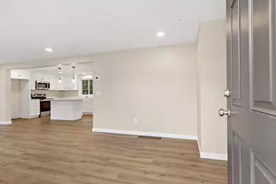 4 Lady Bug Ln, Plymouth, MA 02360 - Photo 4