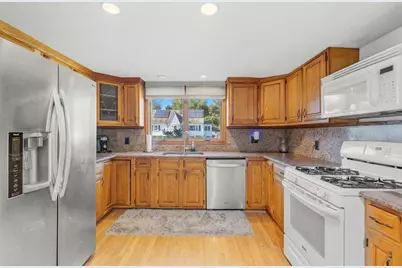 950 Glen St, New Bedford, MA 02745 - Photo 4