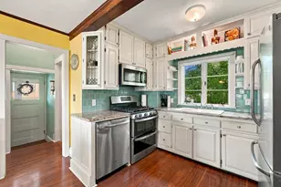 252 Main St, Fairhaven, MA 02719 - Photo 16