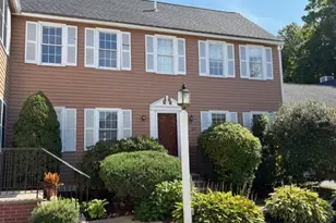 163 Whittier Meadows Dr, Amesbury, MA 01913 - Photo 2