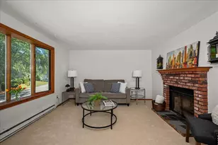40 Lexington Rd, Millbury, MA 01527 - Photo 2
