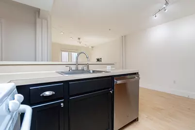 45-55 W Broadway #208, Boston, MA 02127 - Photo 8