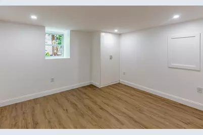 247 Pitman St, Fall River, MA 02723 - Photo 14