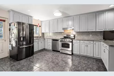 17 Cobb Street, Medford, MA 02155 - Photo 2