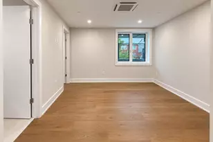 804 E 7th St, Boston, MA 02127 - Photo 10