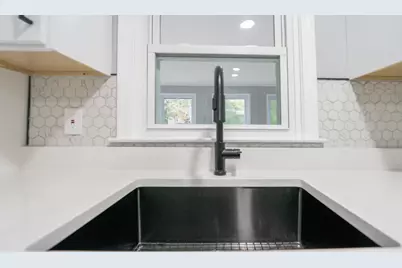 12 Melrose Ave, Dartmouth, MA 02747 - Photo 6
