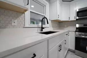 12 Melrose Ave, Dartmouth, MA 02747 - Photo 8