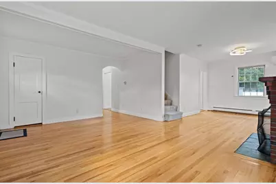 11 Sendick Rd, Woburn, MA 01801 - Photo 4
