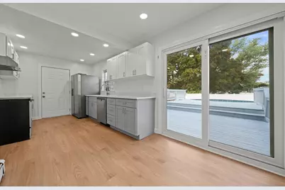 11 Sendick Rd, Woburn, MA 01801 - Photo 8