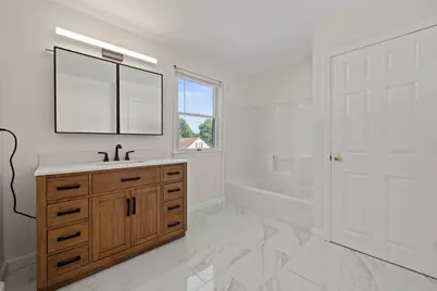 11 Sendick Rd, Woburn, MA 01801 - Photo 16