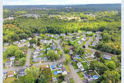 11 Sendick Rd, Woburn, MA 01801 - Photo 28