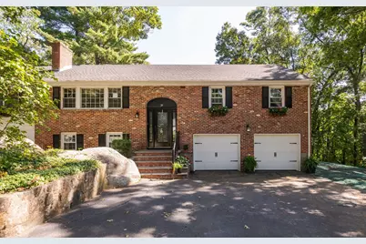 29 Doncaster Circle, Lynnfield, MA 01940 - Photo 1