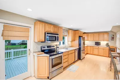 18 Mohawk Rd, Marblehead, MA 01945 - Photo 6