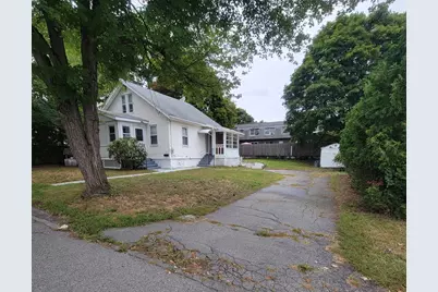 185 Dracut St, Lowell, MA 01854 - Photo 2