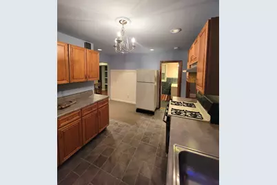 185 Dracut St, Lowell, MA 01854 - Photo 4