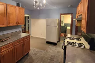185 Dracut St, Lowell, MA 01854 - Photo 4