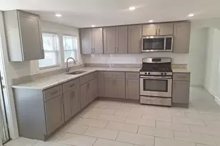 128 Crescent St, Quincy, MA 02169 - Photo 1