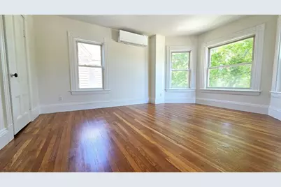 576 Trapelo Rd #2, Belmont, MA 02478 - Photo 4