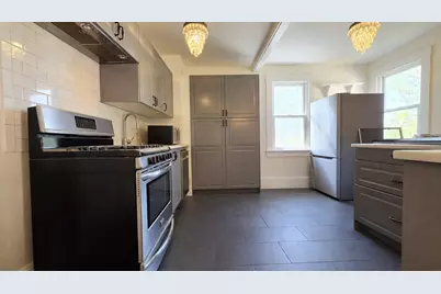 576 Trapelo Rd #2, Belmont, MA 02478 - Photo 2