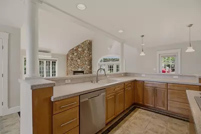 33 Flores, Fall River, MA 02721 - Photo 8